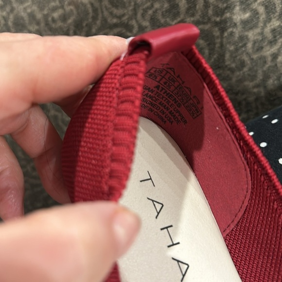 Tahari Slip On Knit Flats - Picture 6 of 7